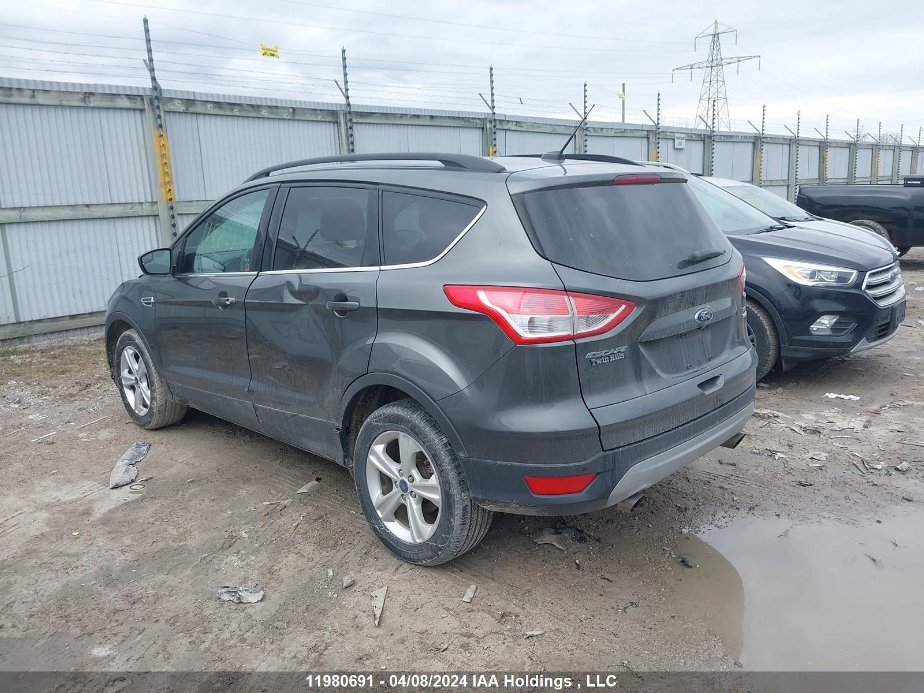 Photo 2 VIN: 1FMCU9GX9FUB43972 - FORD ESCAPE 