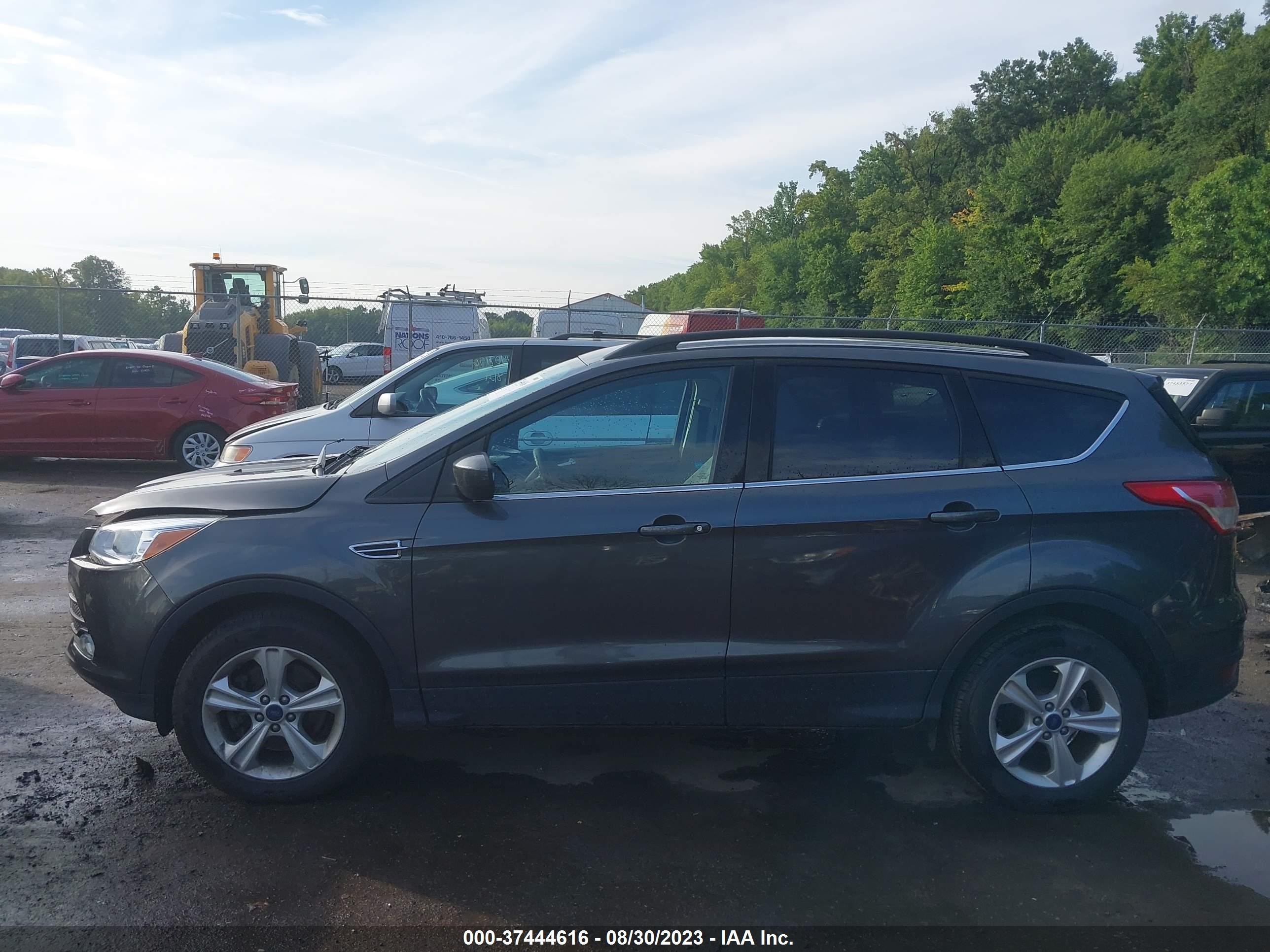 Photo 13 VIN: 1FMCU9GXXGUA05021 - FORD ESCAPE 