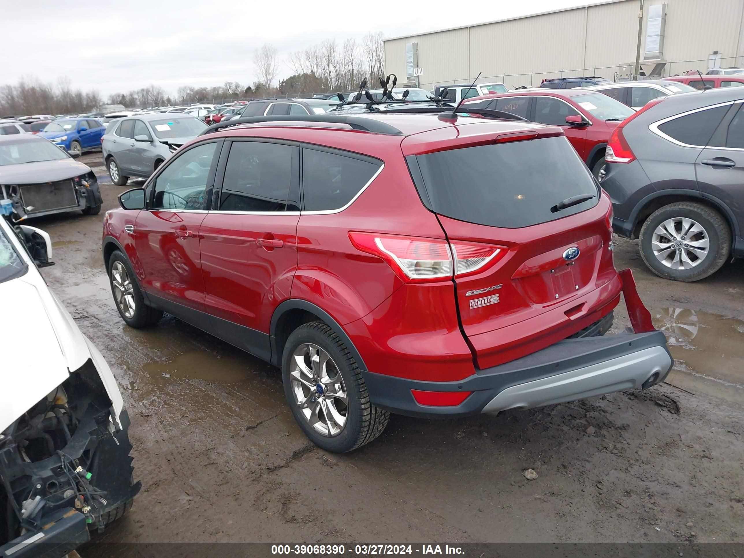 Photo 2 VIN: 1FMCU9GXXGUA52405 - FORD ESCAPE 