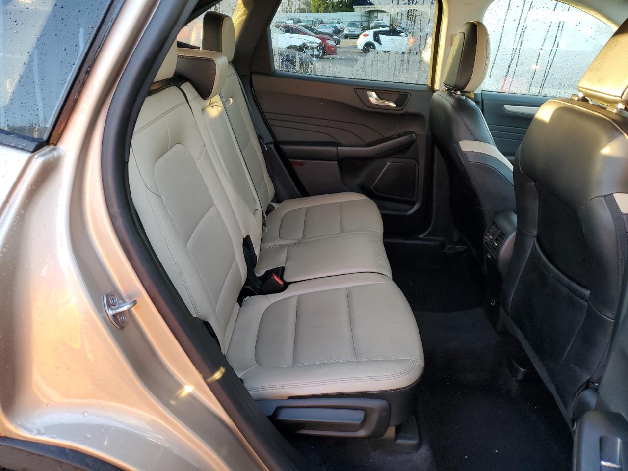 Photo 9 VIN: 1FMCU9H6XMUA65379 - FORD ESCAPE 