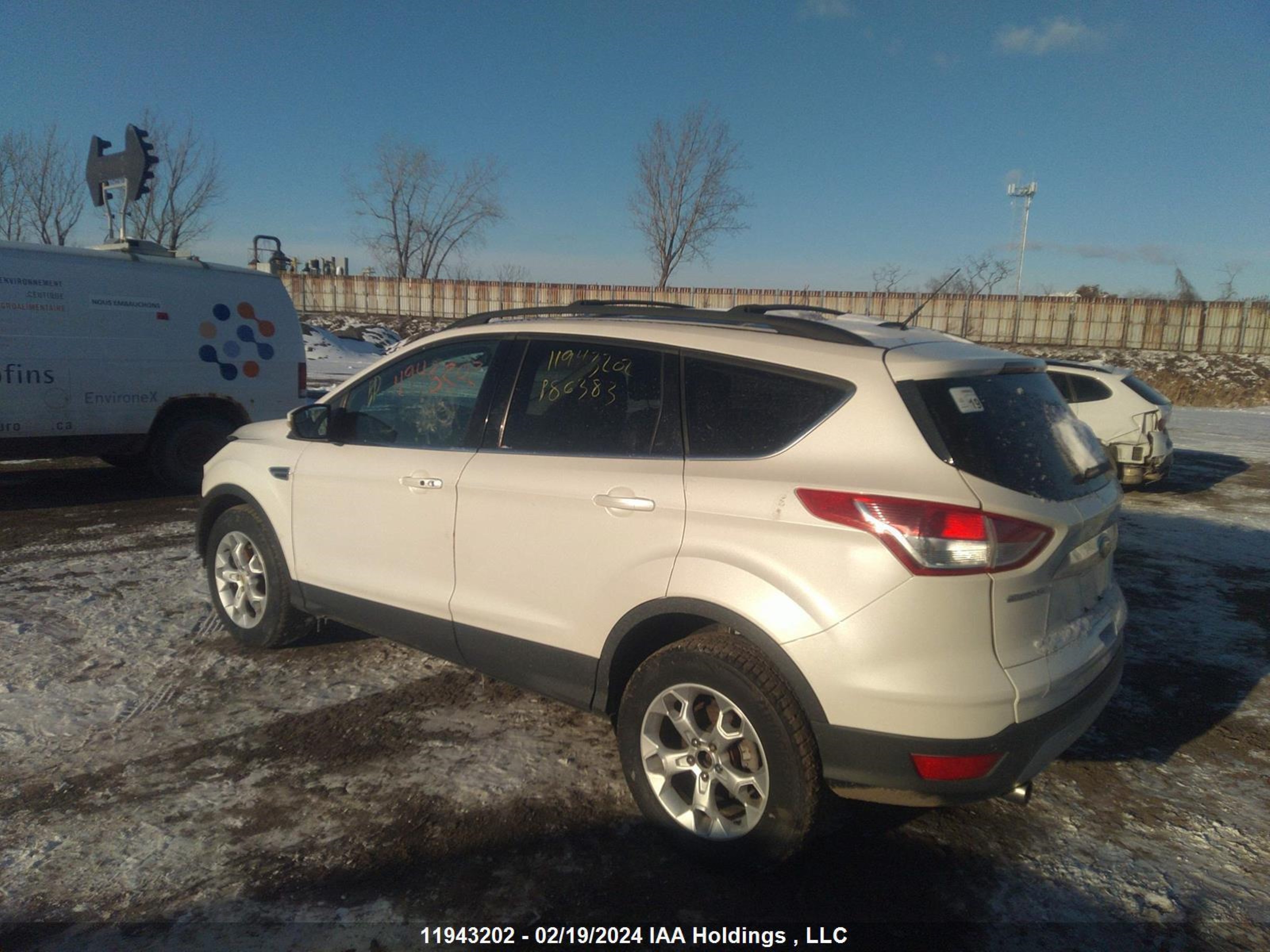 Photo 2 VIN: 1FMCU9H90DUB86383 - FORD ESCAPE 