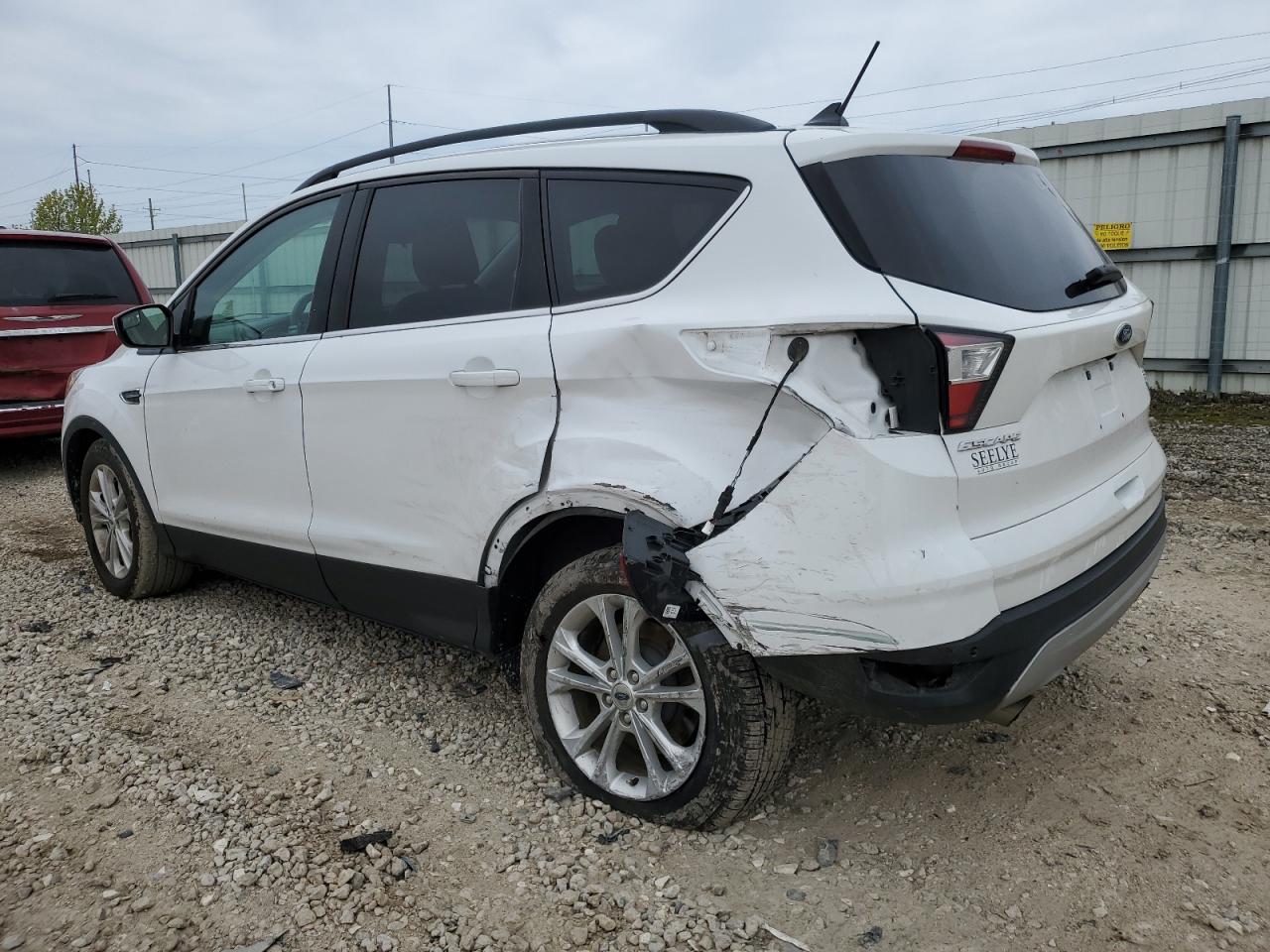 Photo 1 VIN: 1FMCU9H95JUB32783 - FORD ESCAPE 