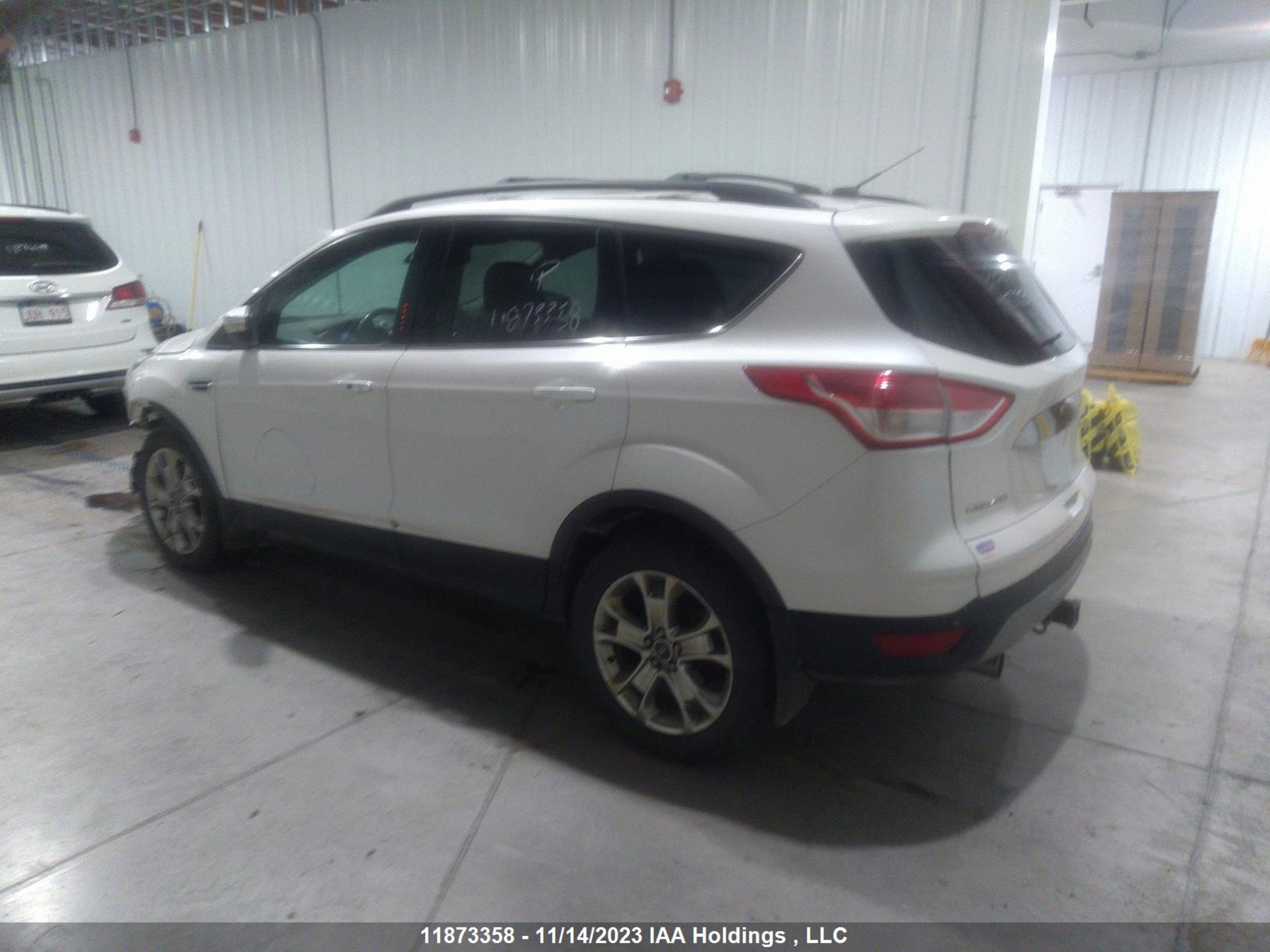 Photo 2 VIN: 1FMCU9H97DUC88912 - FORD ESCAPE 