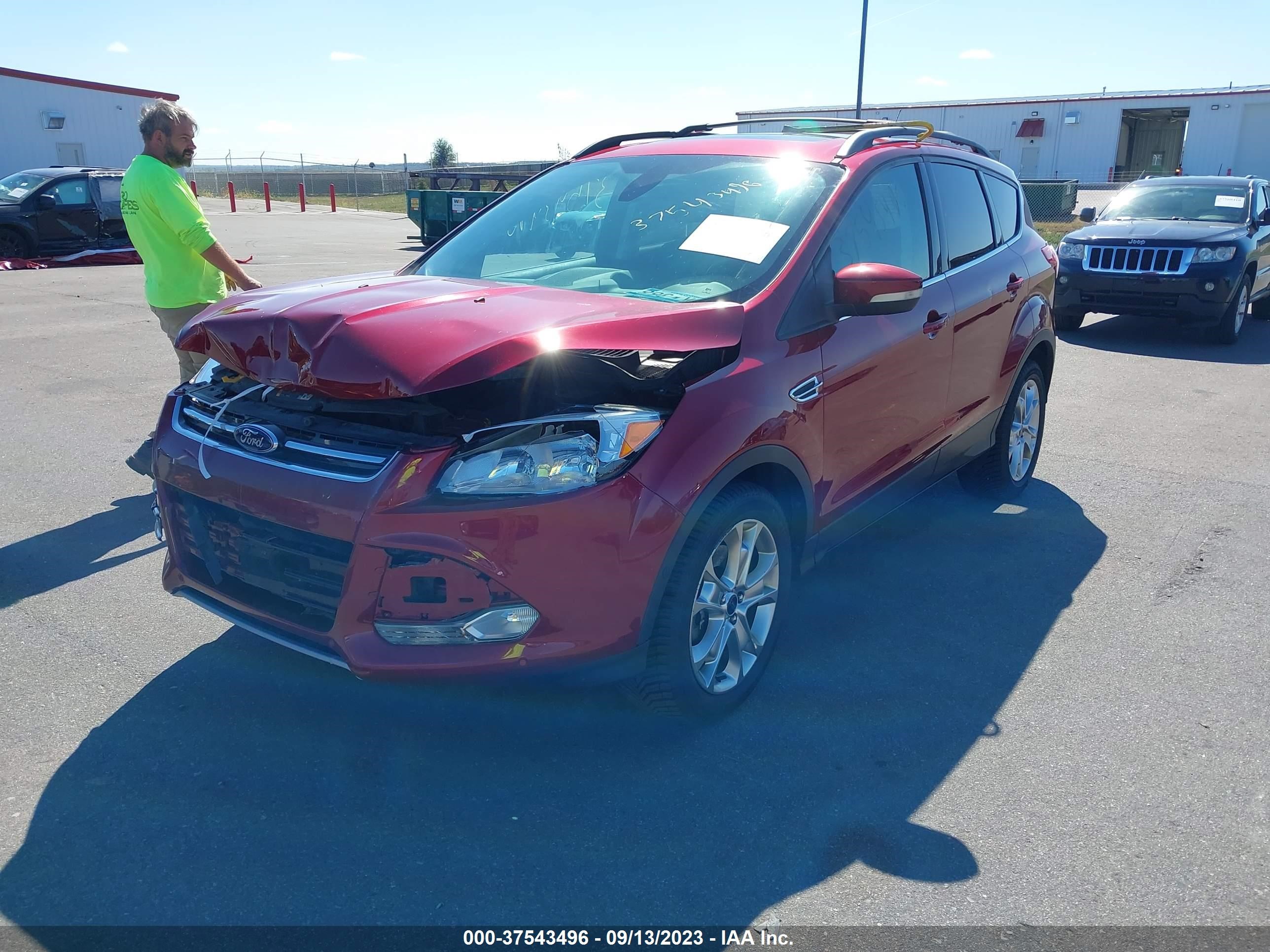 Photo 1 VIN: 1FMCU9H98DUB39991 - FORD ESCAPE 