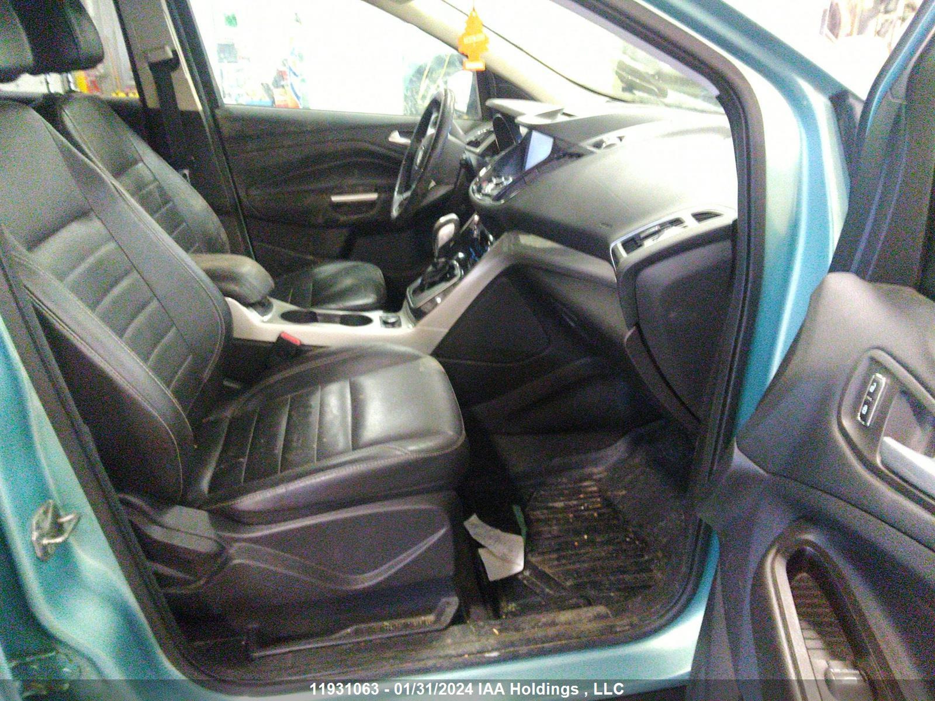 Photo 4 VIN: 1FMCU9H98DUC81676 - FORD ESCAPE 