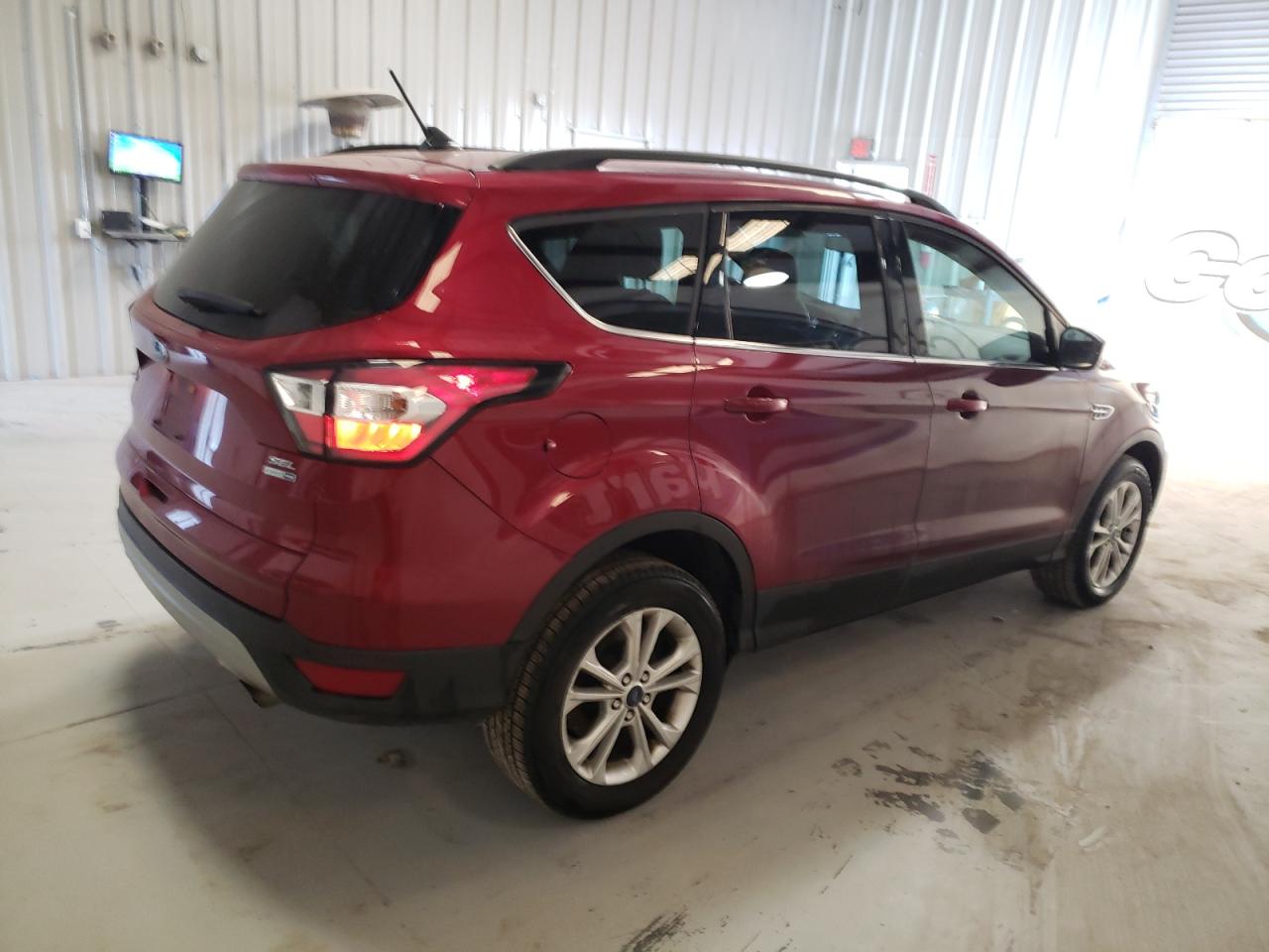 Photo 2 VIN: 1FMCU9HD0JUA26522 - FORD ESCAPE 