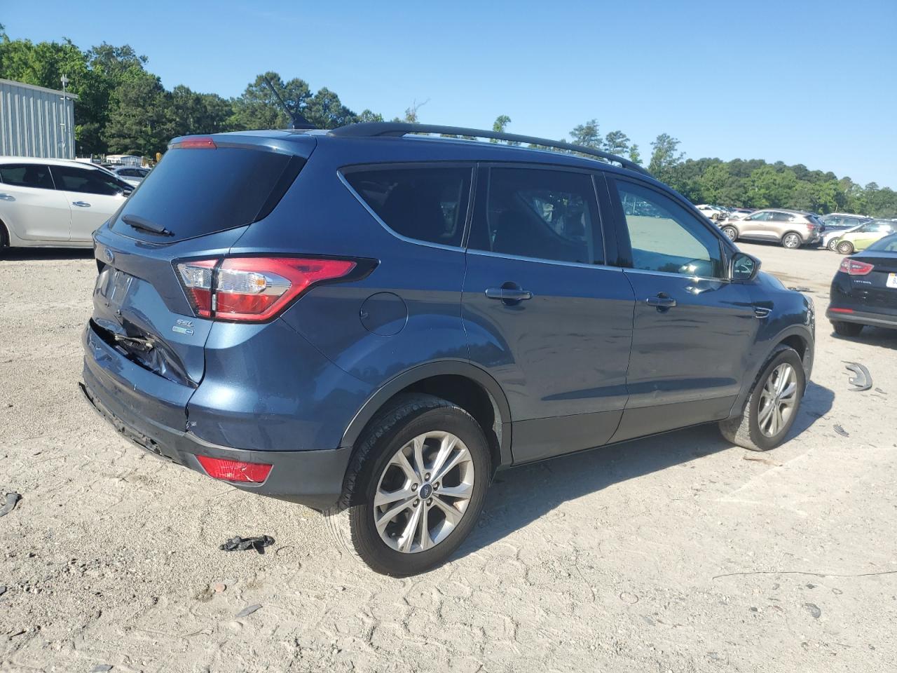 Photo 2 VIN: 1FMCU9HD1JUB01549 - FORD ESCAPE 