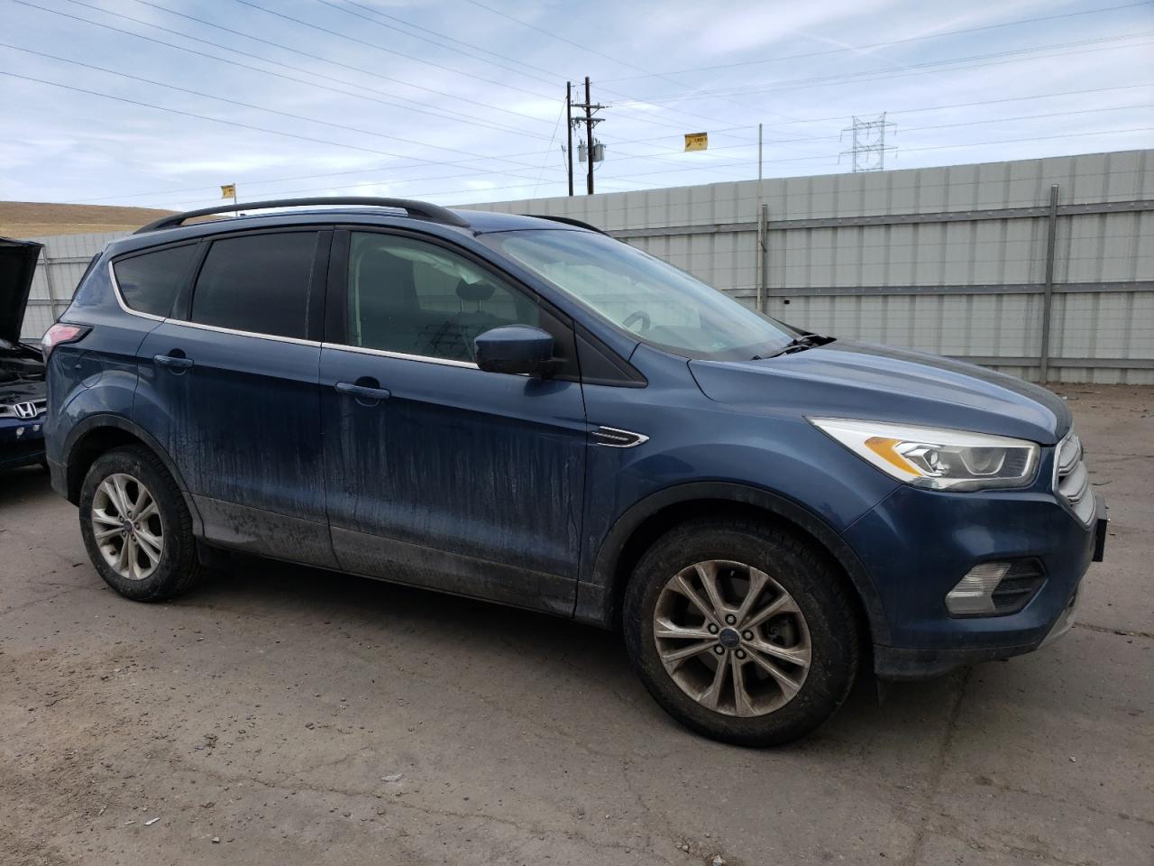 Photo 3 VIN: 1FMCU9HD1JUB10106 - FORD ESCAPE 