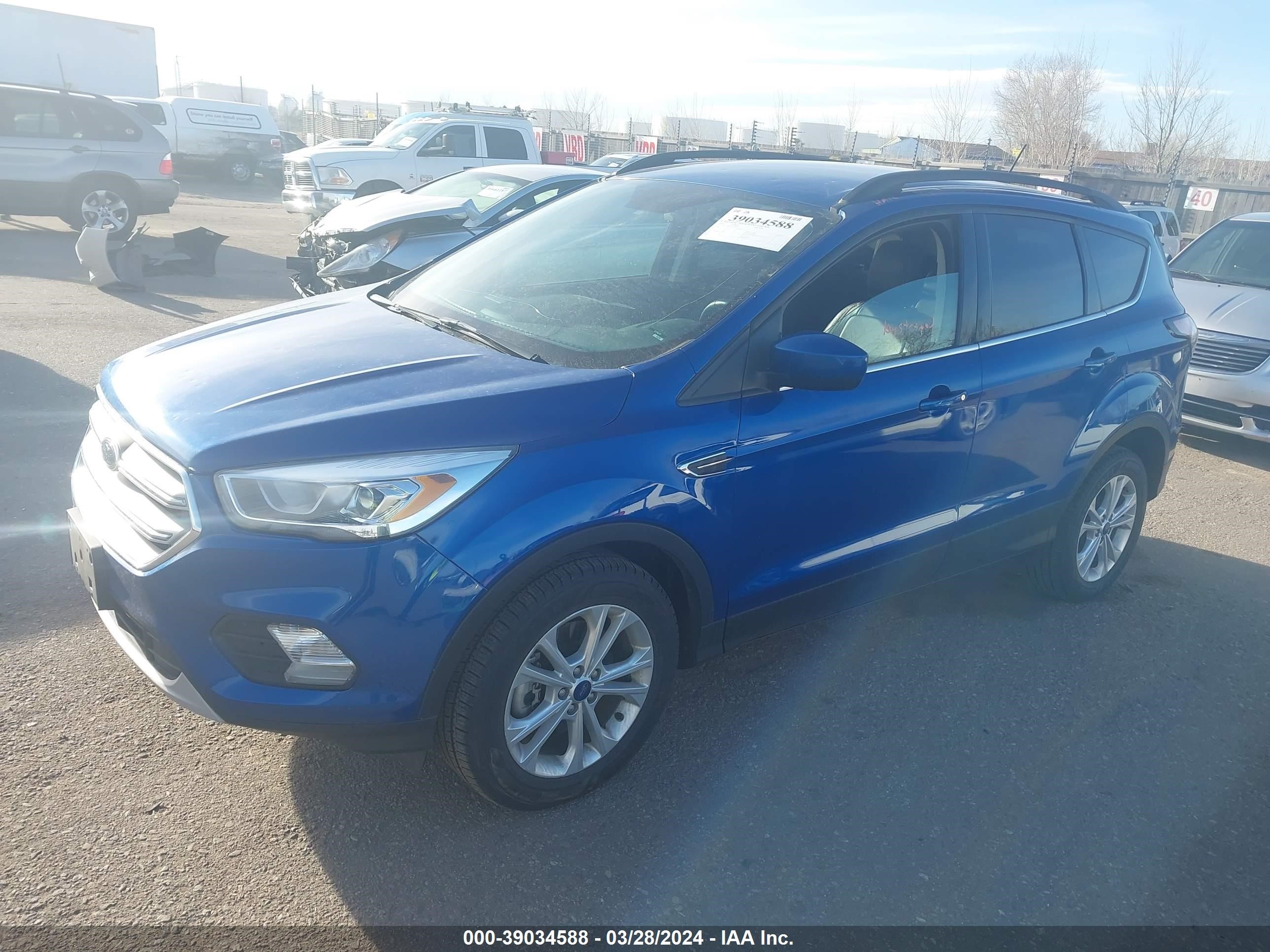 Photo 1 VIN: 1FMCU9HD1JUB43493 - FORD ESCAPE 