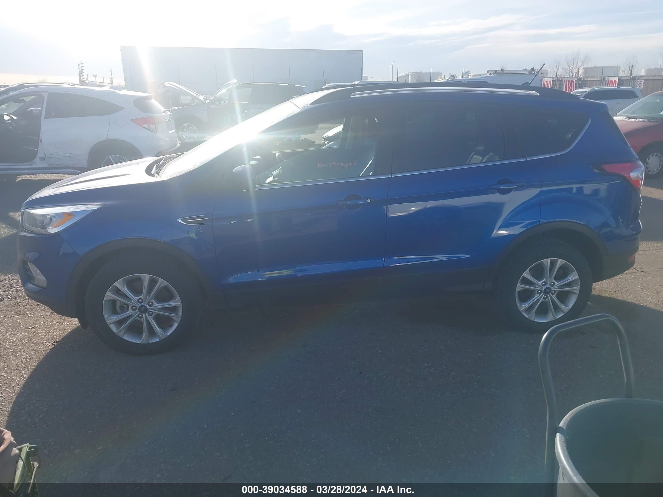 Photo 13 VIN: 1FMCU9HD1JUB43493 - FORD ESCAPE 