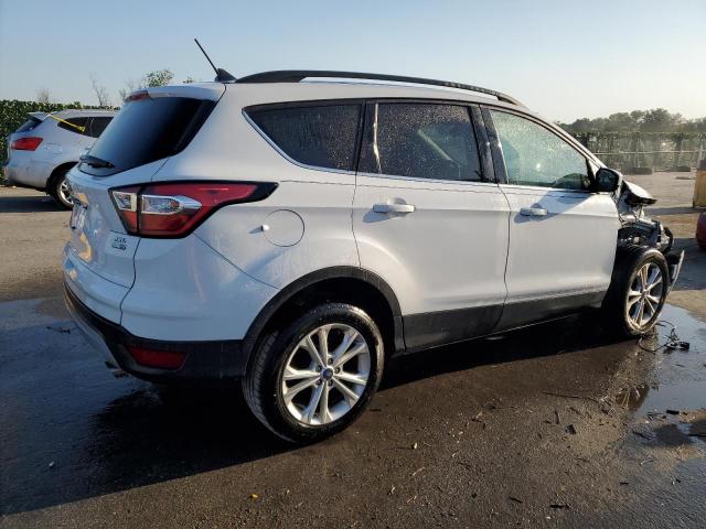 Photo 2 VIN: 1FMCU9HD1JUB81337 - FORD ESCAPE 