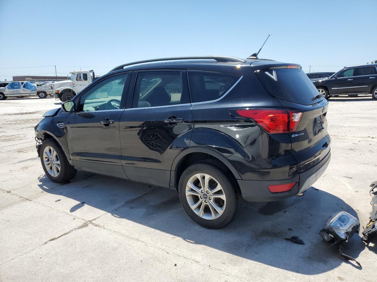 Photo 1 VIN: 1FMCU9HD1KUC48634 - FORD ESCAPE 