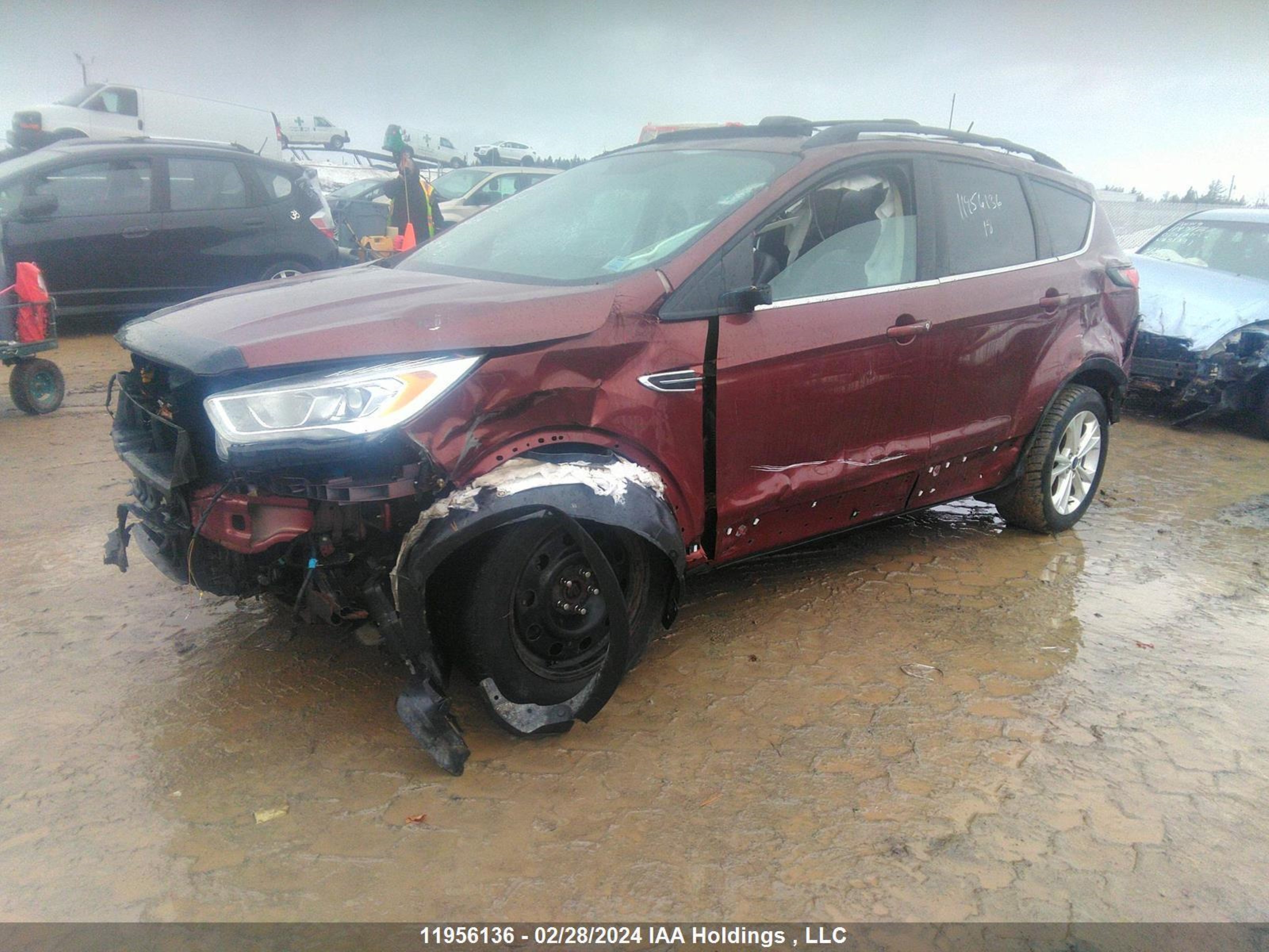 Photo 1 VIN: 1FMCU9HD2JUA13674 - FORD ESCAPE 