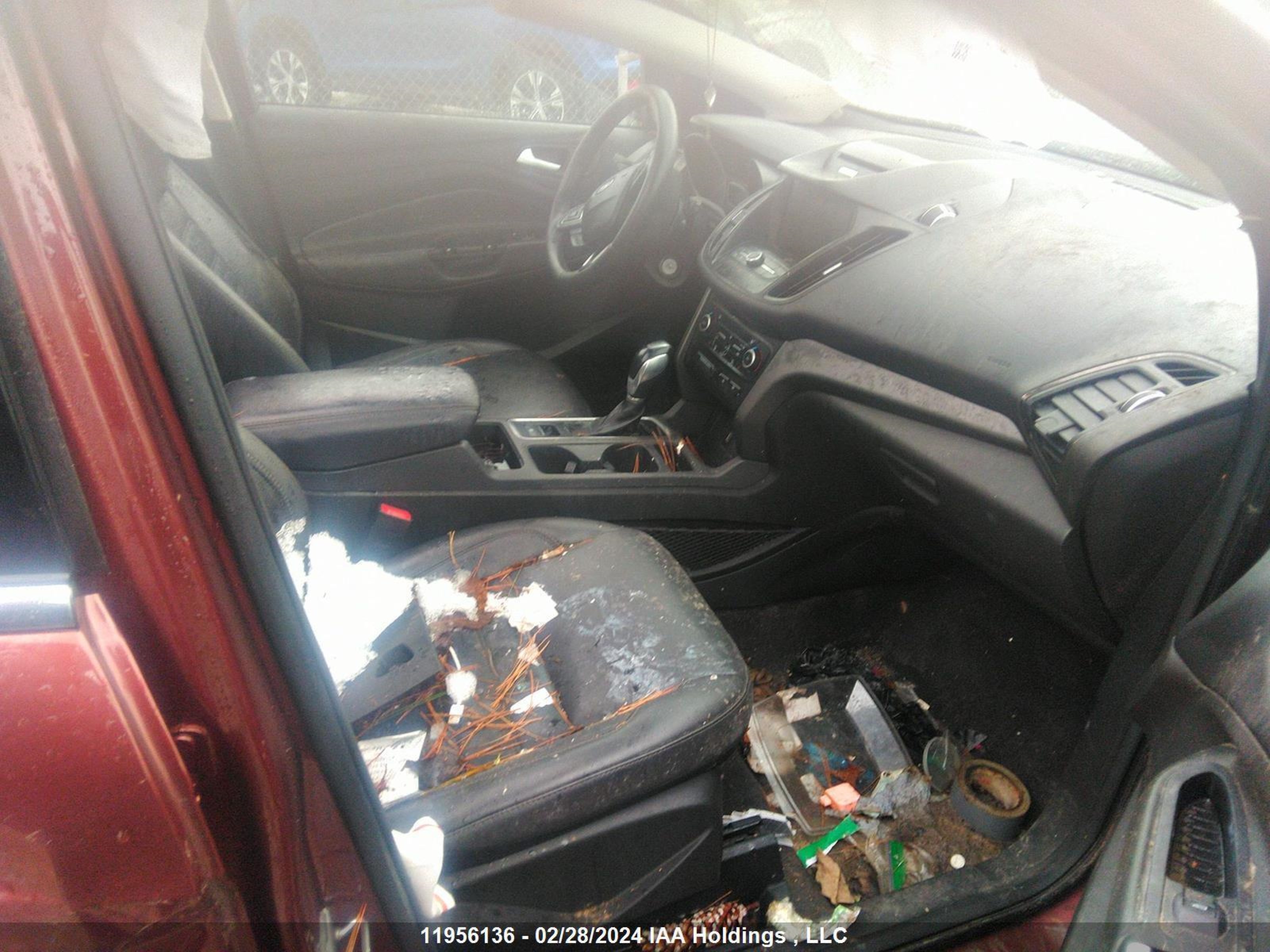 Photo 4 VIN: 1FMCU9HD2JUA13674 - FORD ESCAPE 