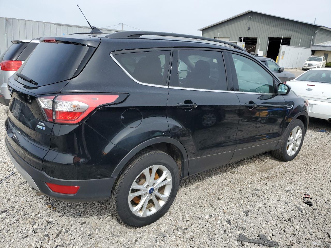 Photo 2 VIN: 1FMCU9HD2JUB94632 - FORD ESCAPE 