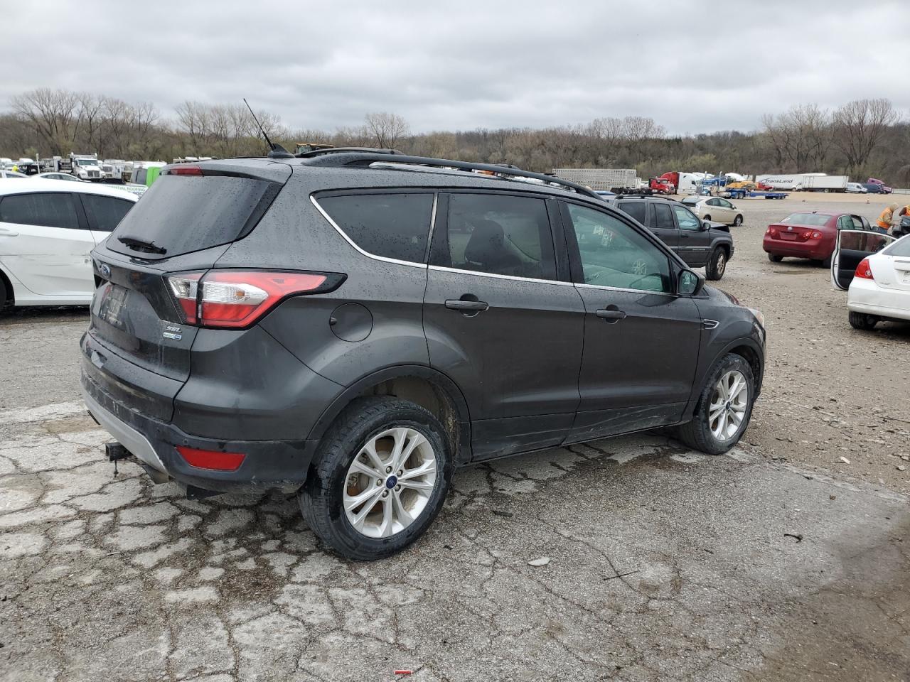 Photo 2 VIN: 1FMCU9HD3JUB83512 - FORD ESCAPE 