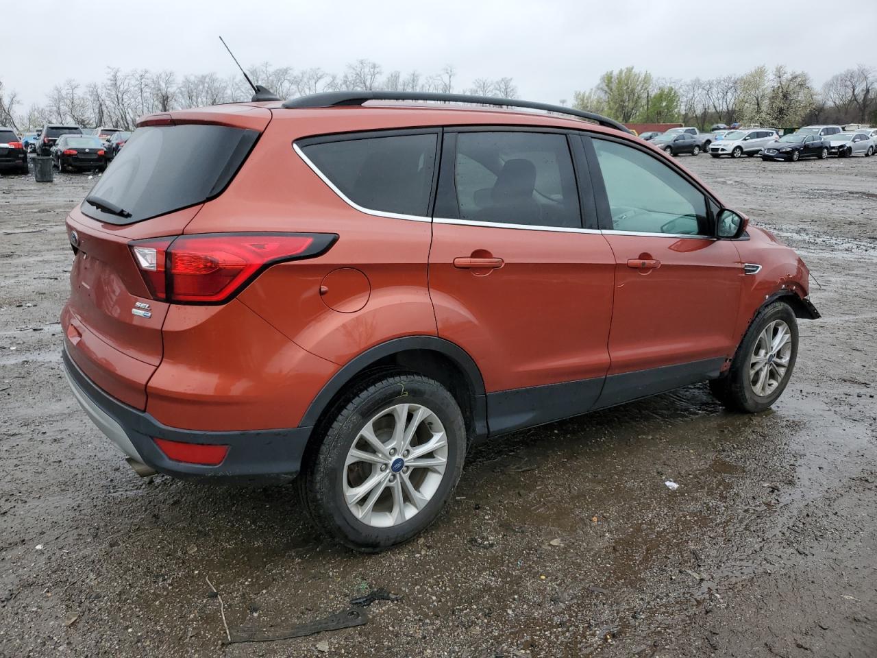 Photo 2 VIN: 1FMCU9HD4KUB83648 - FORD ESCAPE 