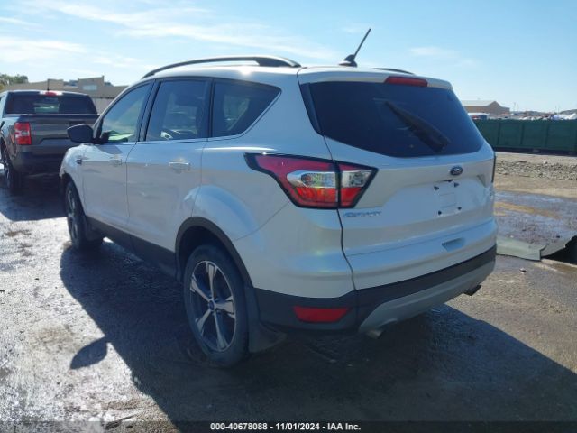 Photo 2 VIN: 1FMCU9HD5JUA55613 - FORD ESCAPE 