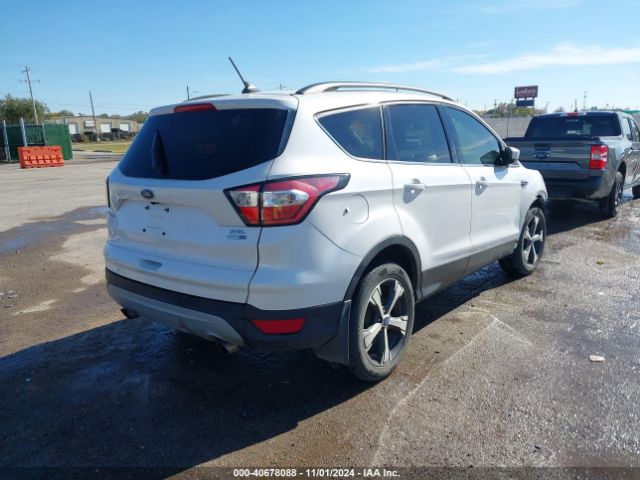 Photo 3 VIN: 1FMCU9HD5JUA55613 - FORD ESCAPE 