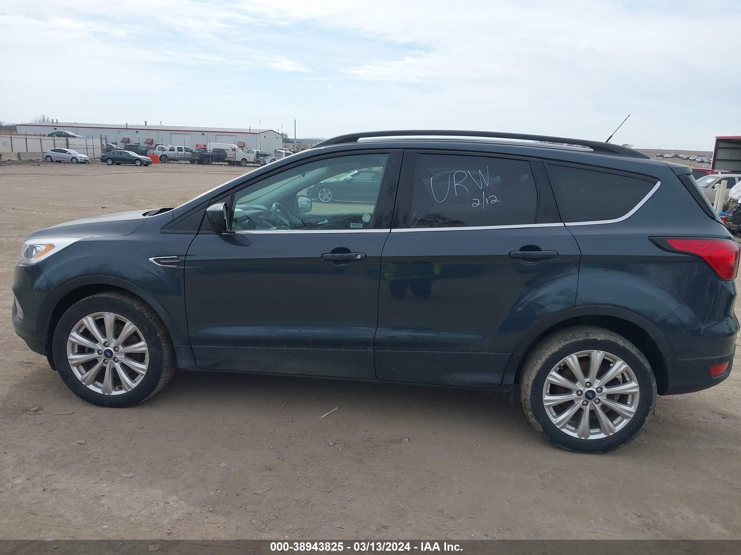 Photo 13 VIN: 1FMCU9HD5KUA86569 - FORD ESCAPE 