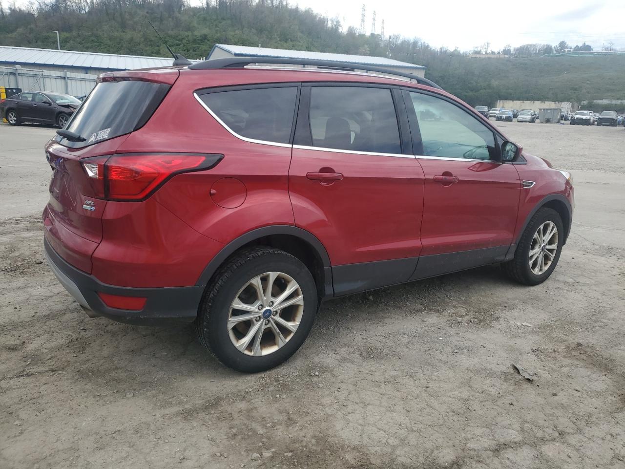 Photo 2 VIN: 1FMCU9HD6KUA14022 - FORD ESCAPE 