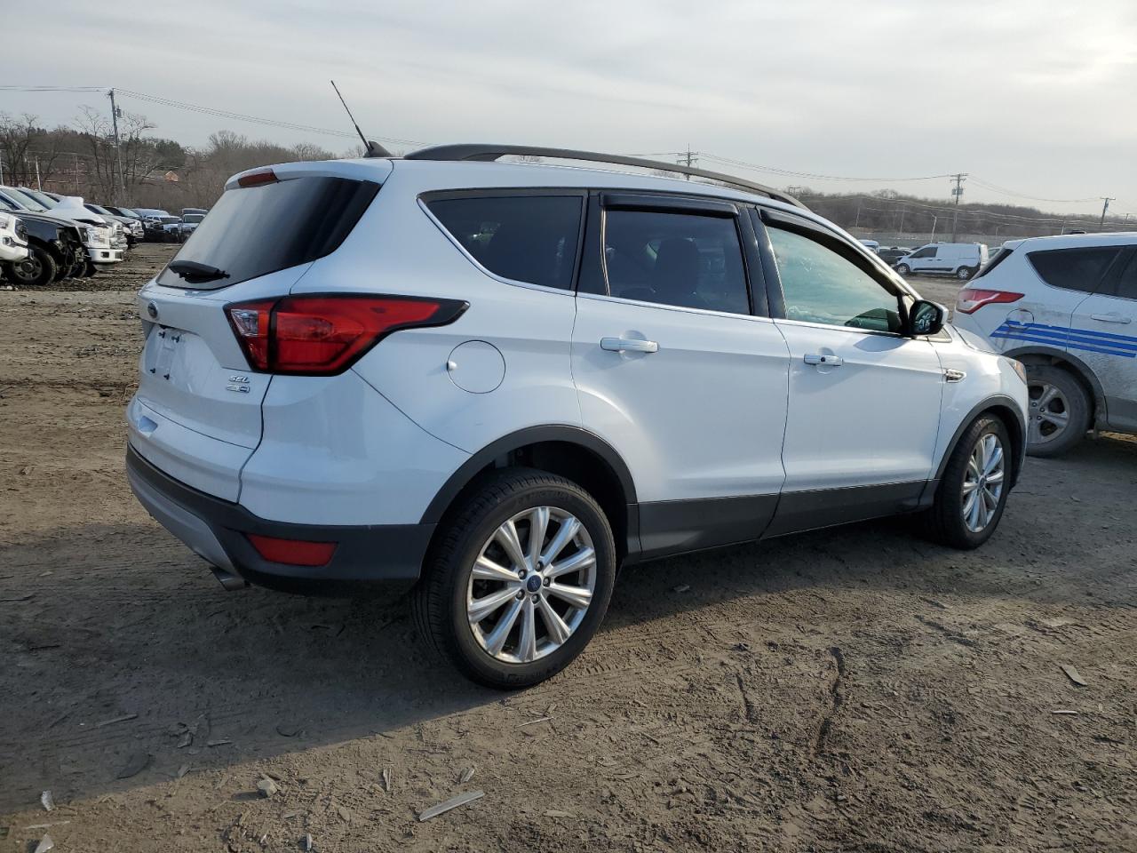 Photo 2 VIN: 1FMCU9HD6KUA90937 - FORD ESCAPE 