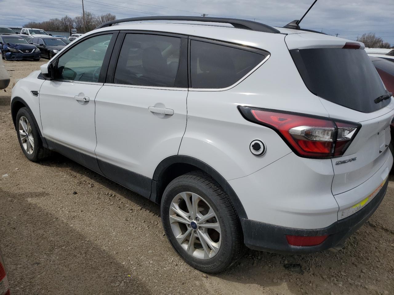 Photo 1 VIN: 1FMCU9HD7JUA44225 - FORD ESCAPE 