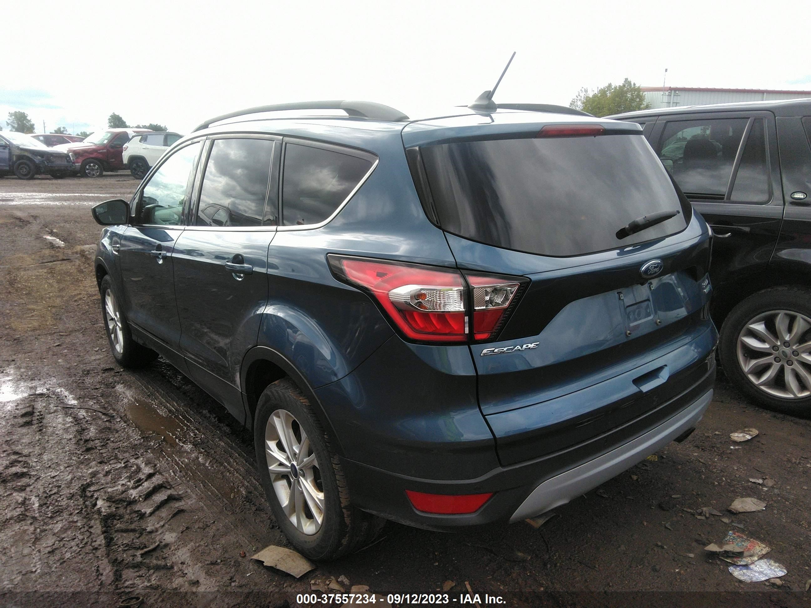 Photo 2 VIN: 1FMCU9HD7JUA99127 - FORD ESCAPE 