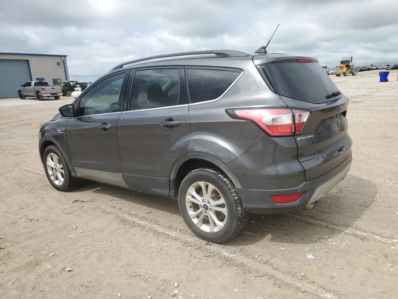 Photo 1 VIN: 1FMCU9HD7JUB54756 - FORD ESCAPE 