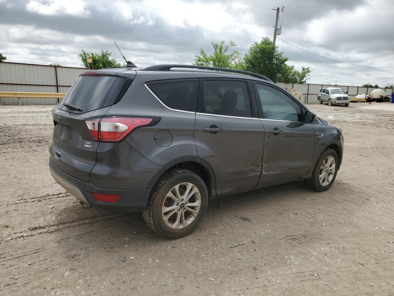 Photo 2 VIN: 1FMCU9HD7JUB54756 - FORD ESCAPE 