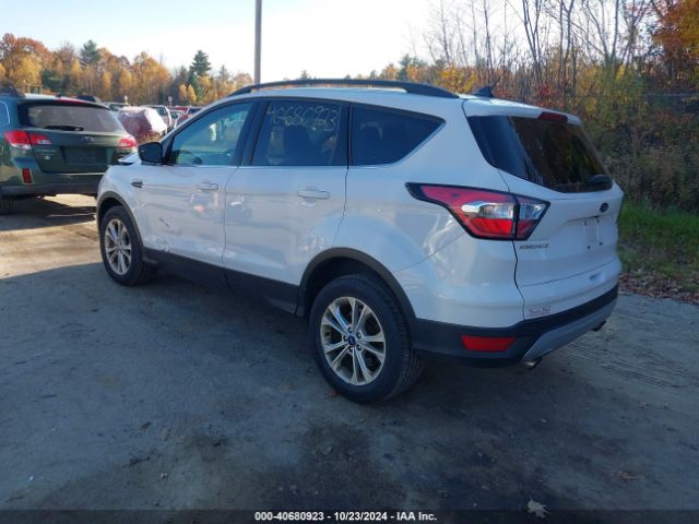 Photo 2 VIN: 1FMCU9HD9JUB92795 - FORD ESCAPE 