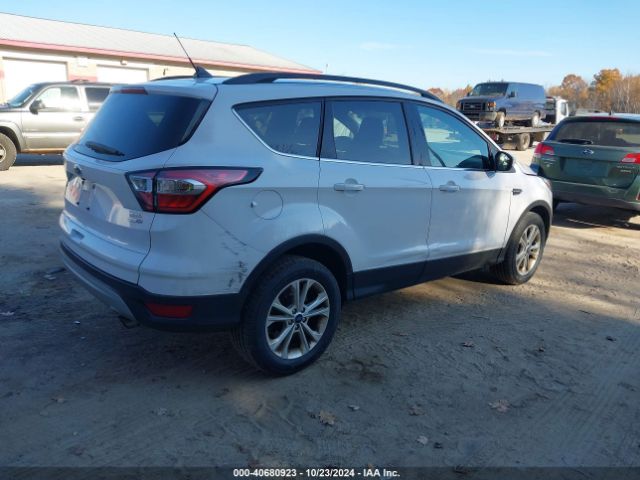 Photo 3 VIN: 1FMCU9HD9JUB92795 - FORD ESCAPE 