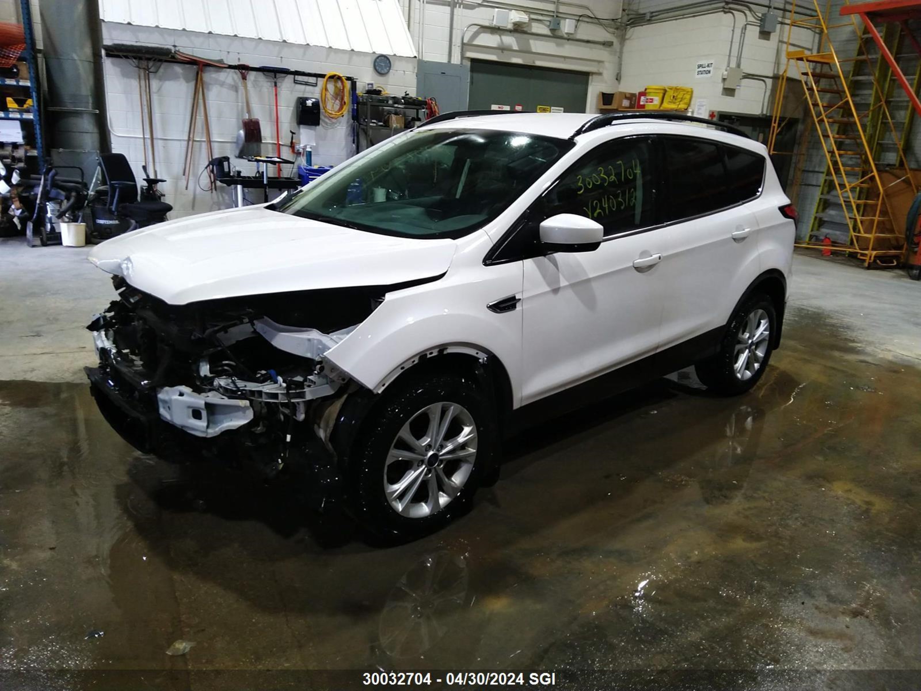 Photo 1 VIN: 1FMCU9HD9JUC97076 - FORD ESCAPE 