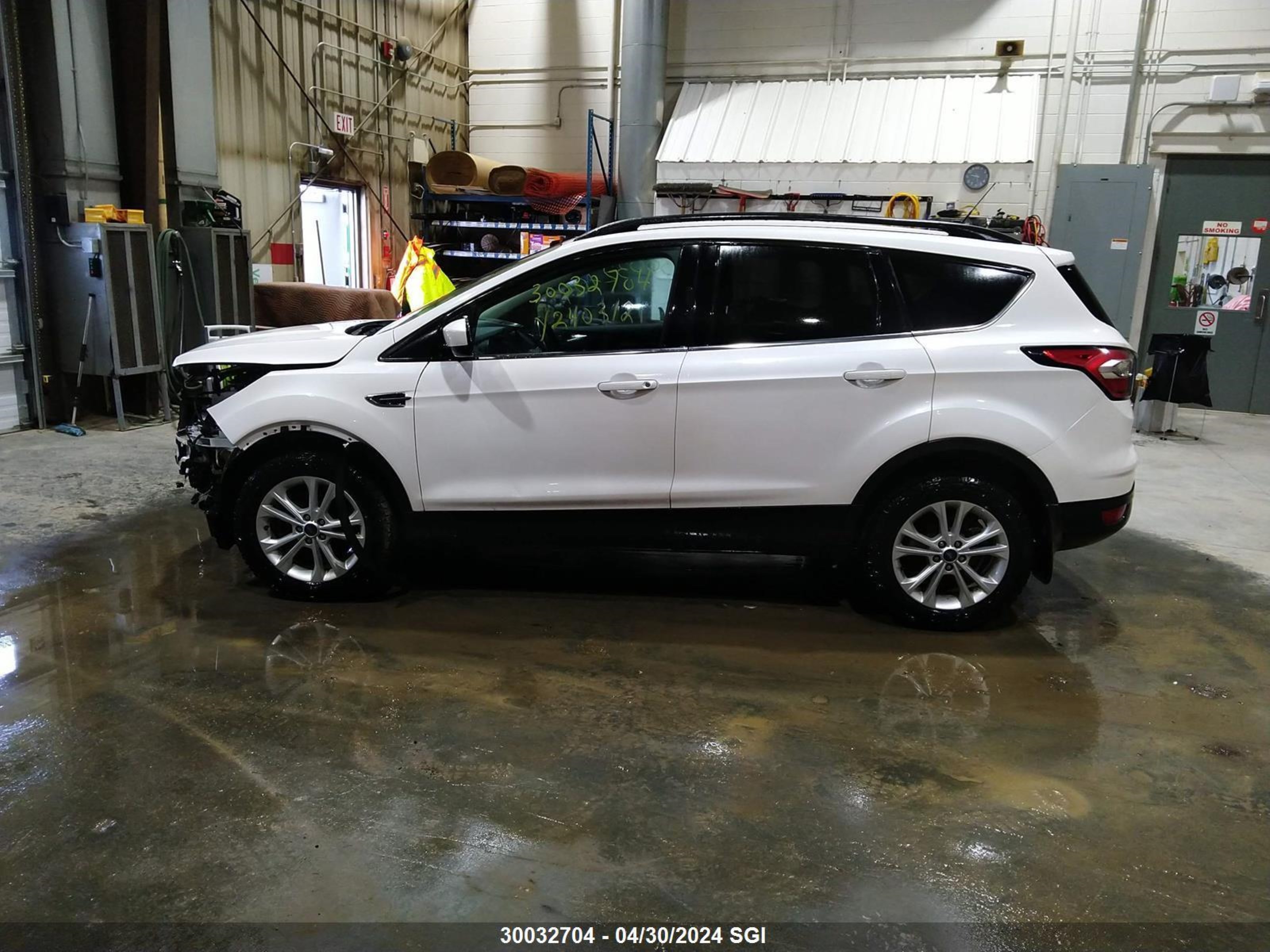 Photo 14 VIN: 1FMCU9HD9JUC97076 - FORD ESCAPE 