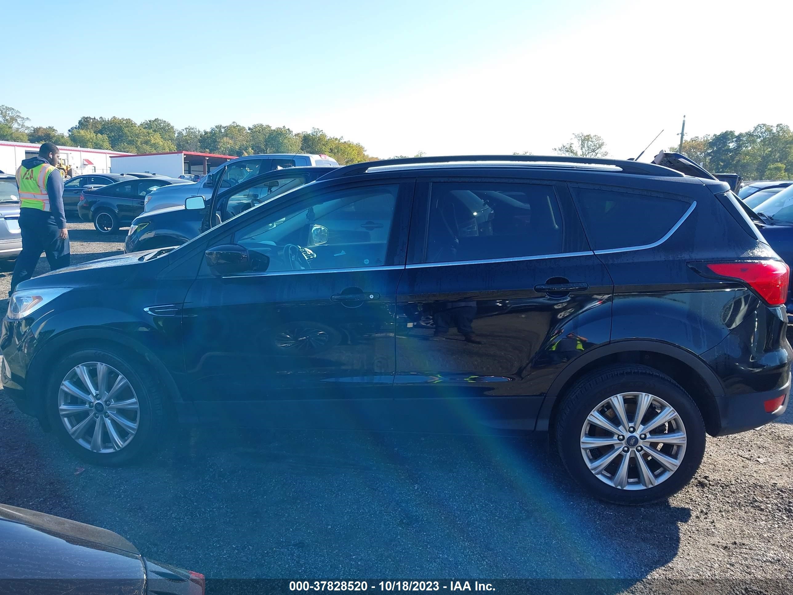 Photo 12 VIN: 1FMCU9HD9KUA66230 - FORD ESCAPE 