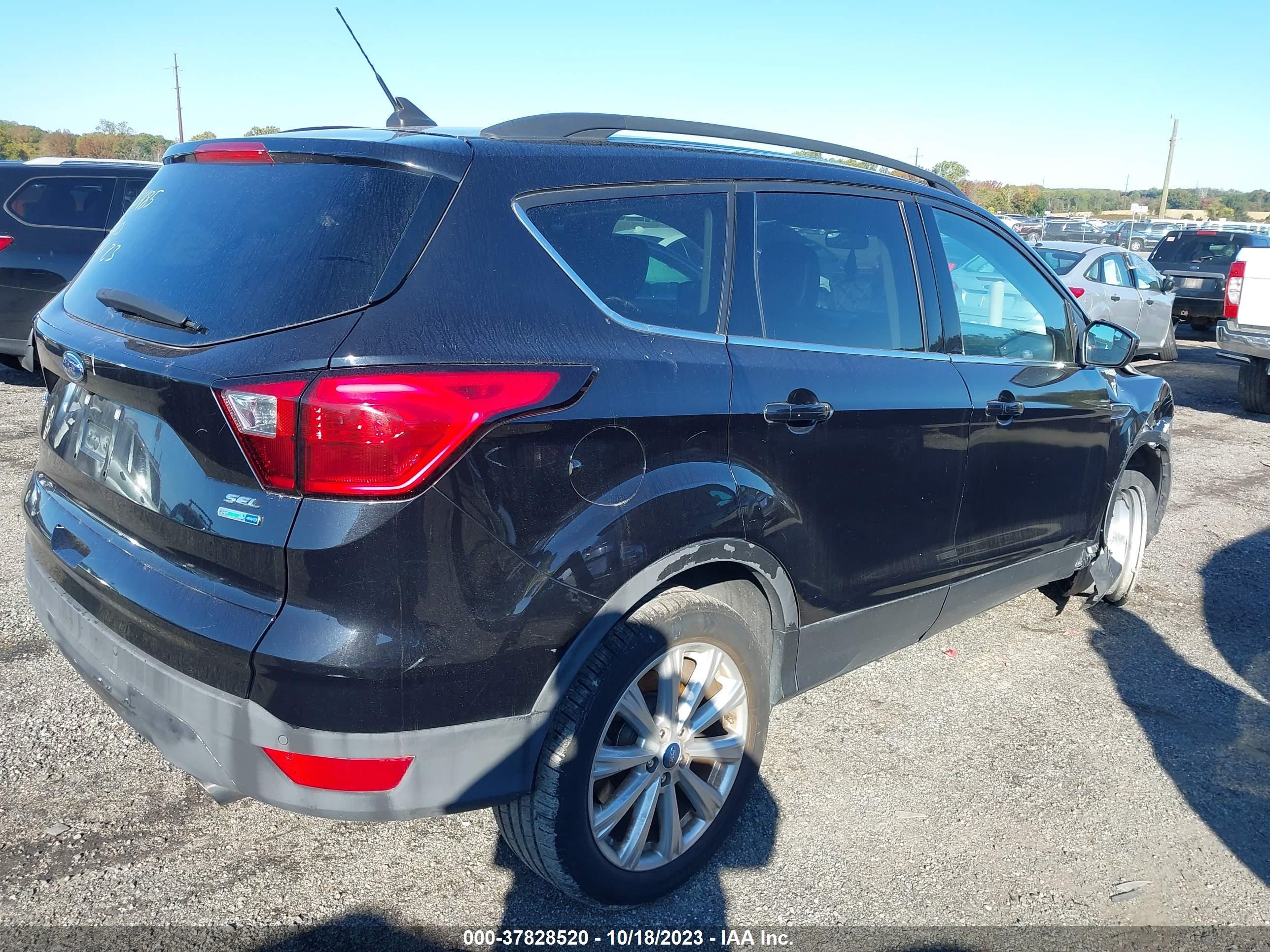 Photo 3 VIN: 1FMCU9HD9KUA66230 - FORD ESCAPE 