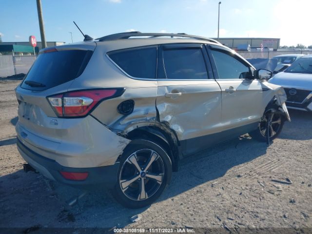 Photo 3 VIN: 1FMCU9HDXJUA69412 - FORD ESCAPE 