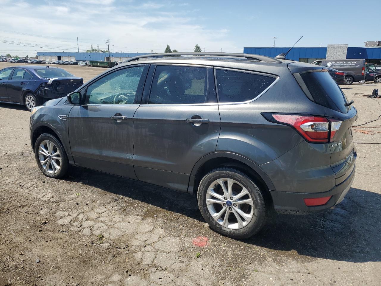 Photo 16 VIN: 1FMCU9HDXJUB56047 - FORD ESCAPE SEL 