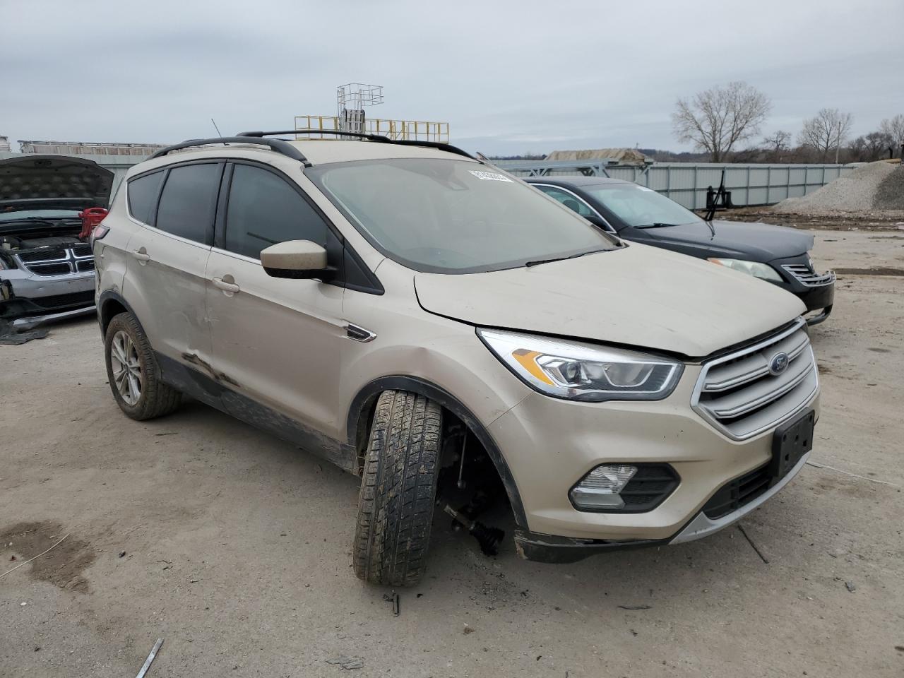 Photo 3 VIN: 1FMCU9HDXJUD22177 - FORD ESCAPE 