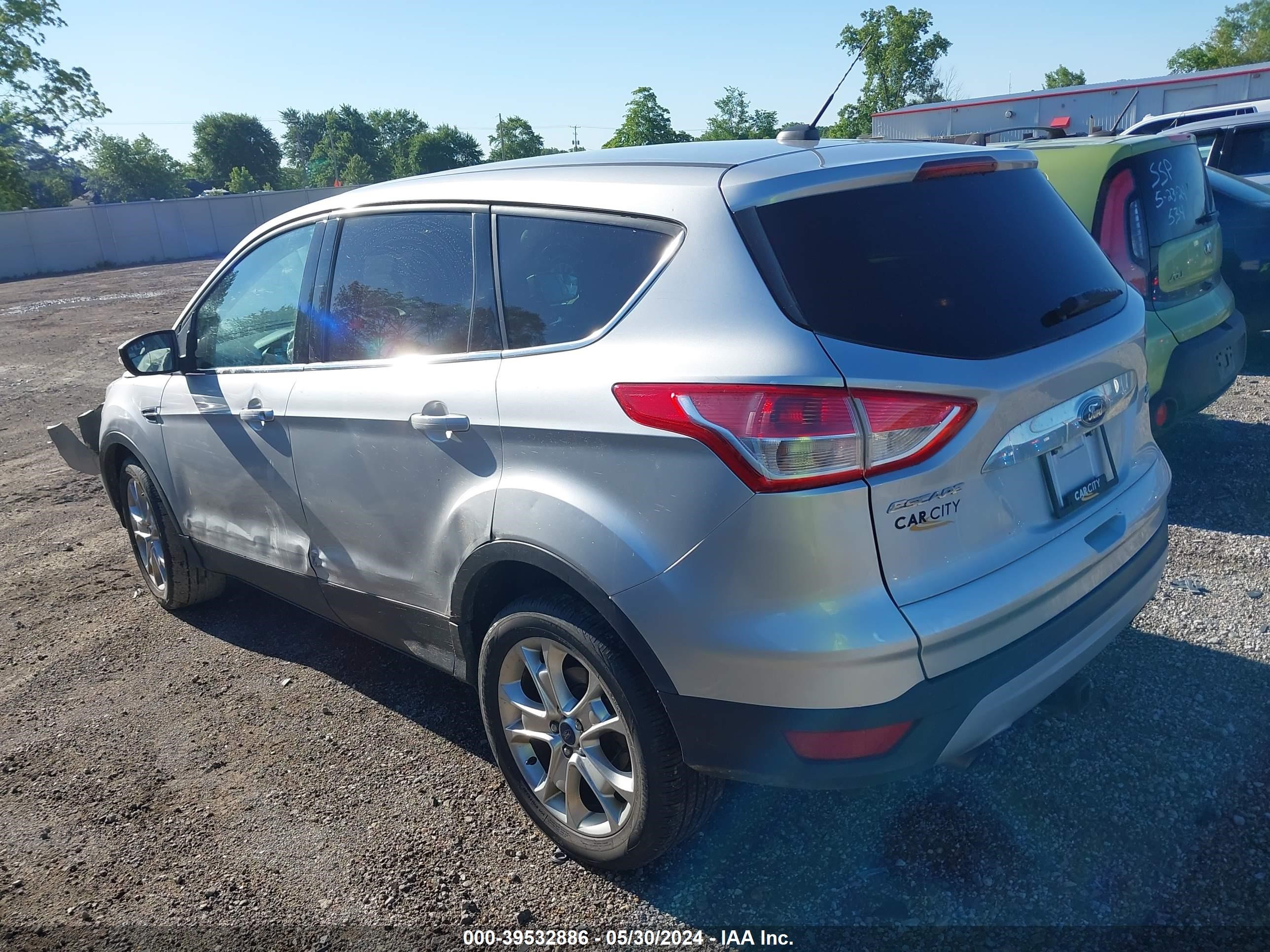 Photo 2 VIN: 1FMCU9HX4DUD72054 - FORD ESCAPE 