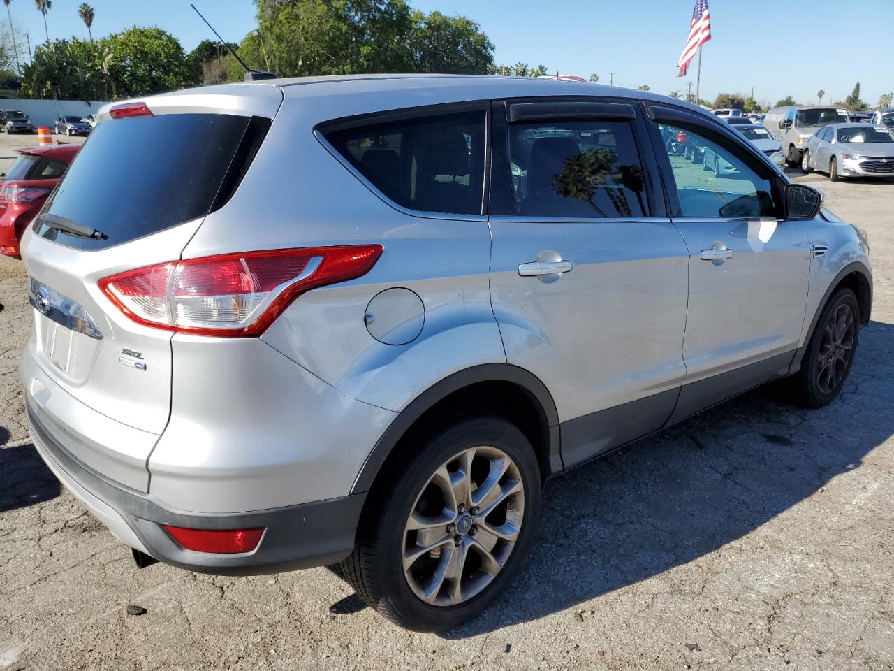 Photo 2 VIN: 1FMCU9HX5DUC16721 - FORD ESCAPE 