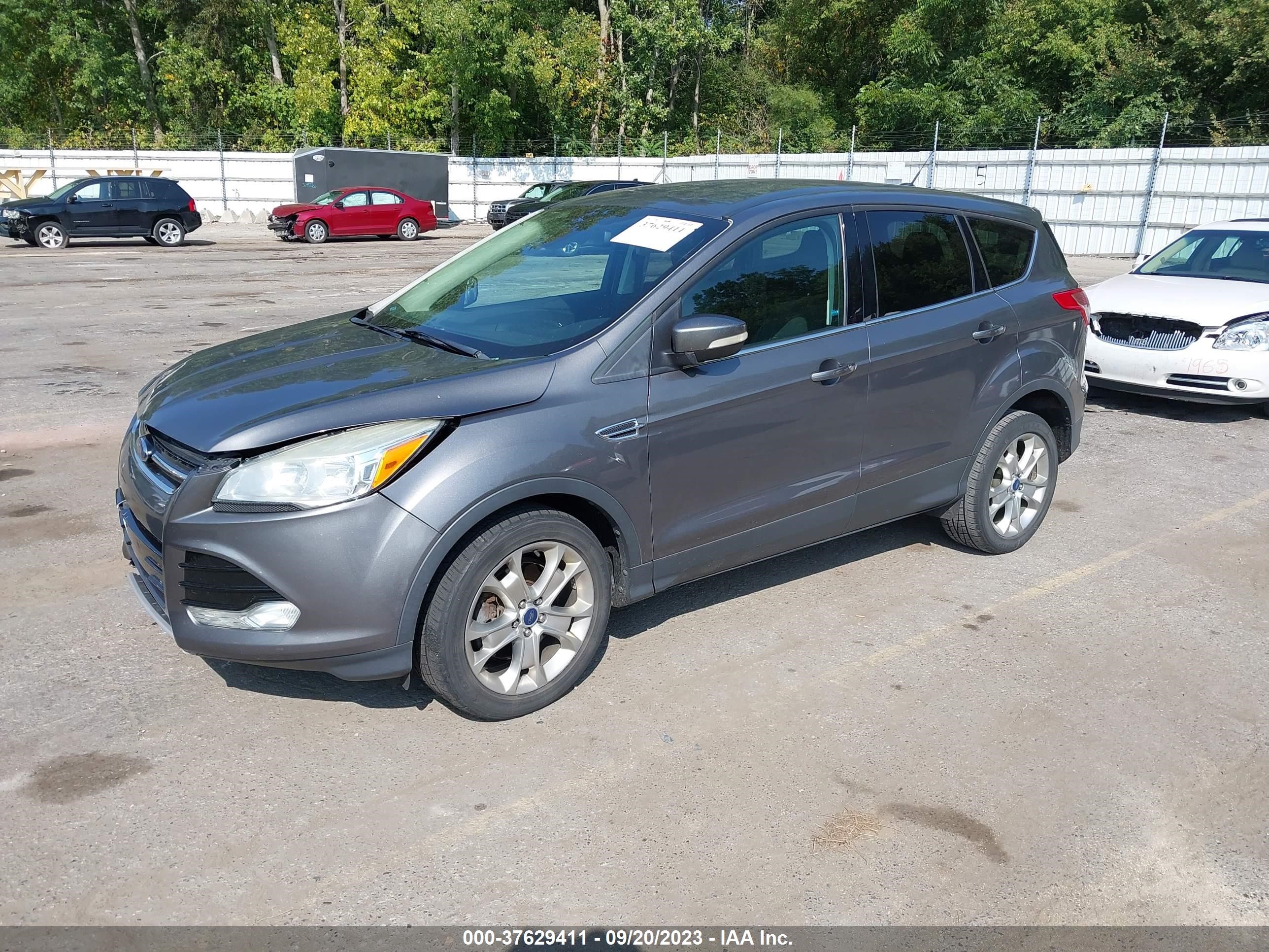 Photo 1 VIN: 1FMCU9HXXDUC60231 - FORD ESCAPE 