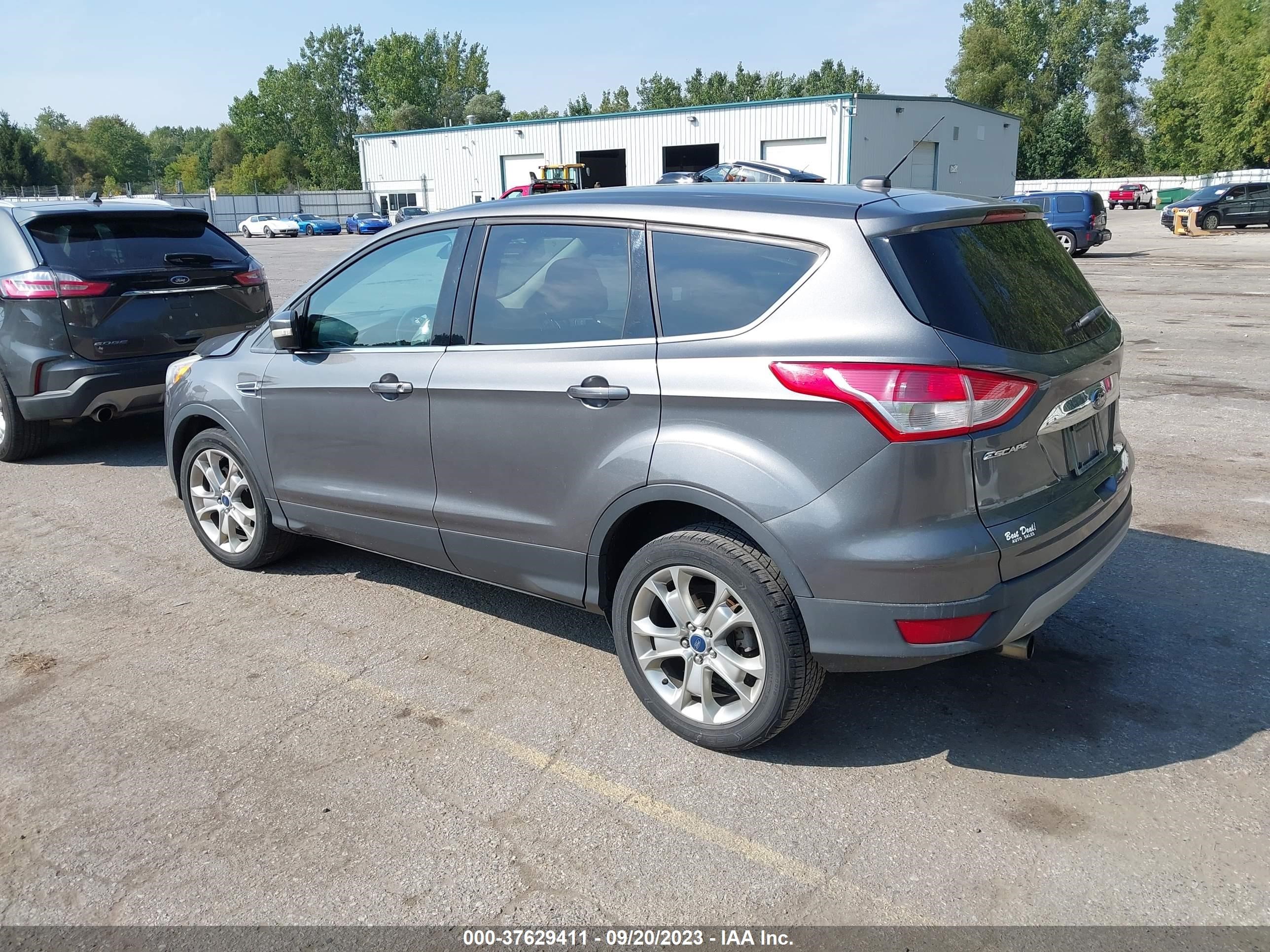 Photo 2 VIN: 1FMCU9HXXDUC60231 - FORD ESCAPE 