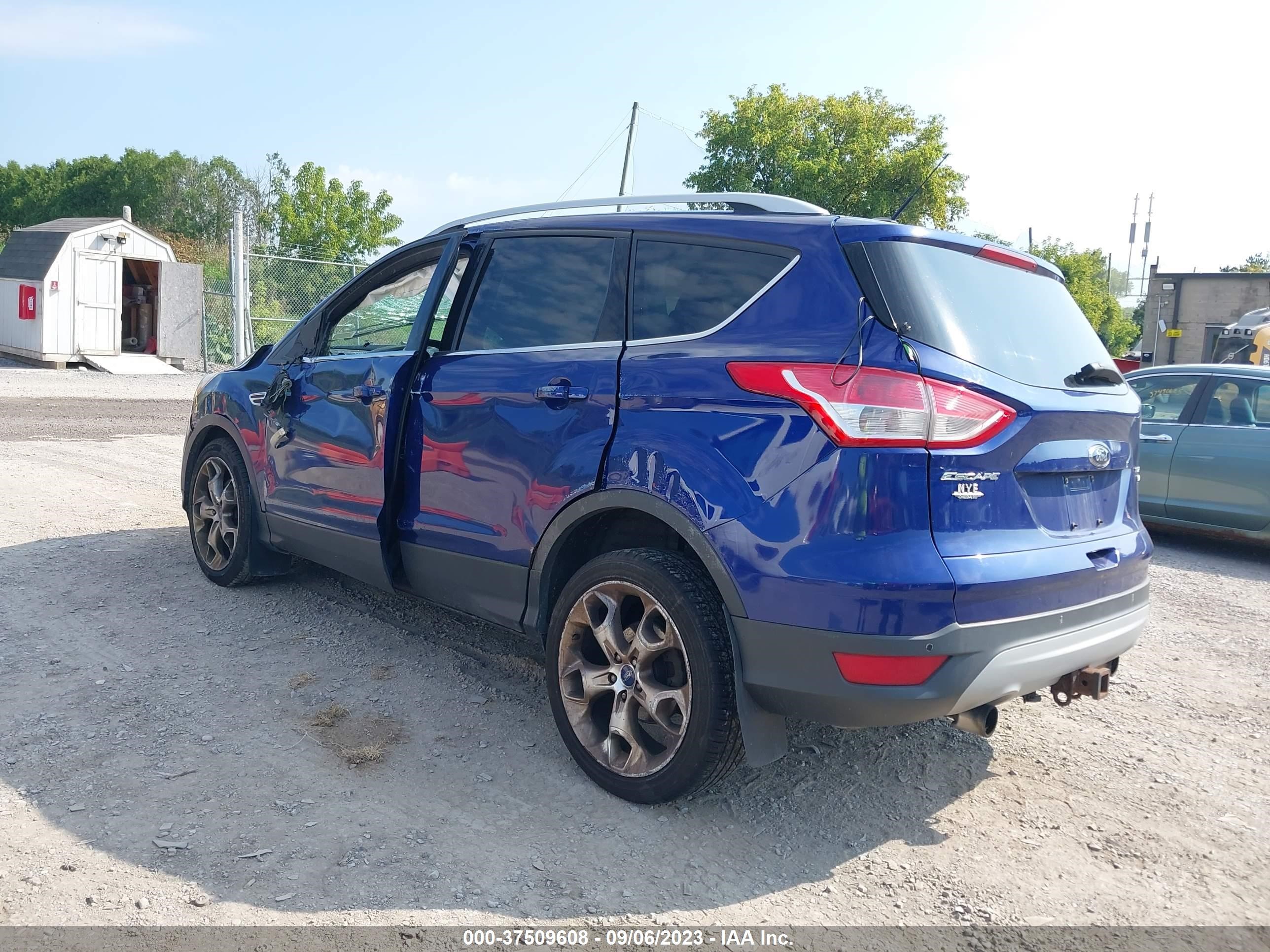 Photo 2 VIN: 1FMCU9J90DUB43012 - FORD ESCAPE 