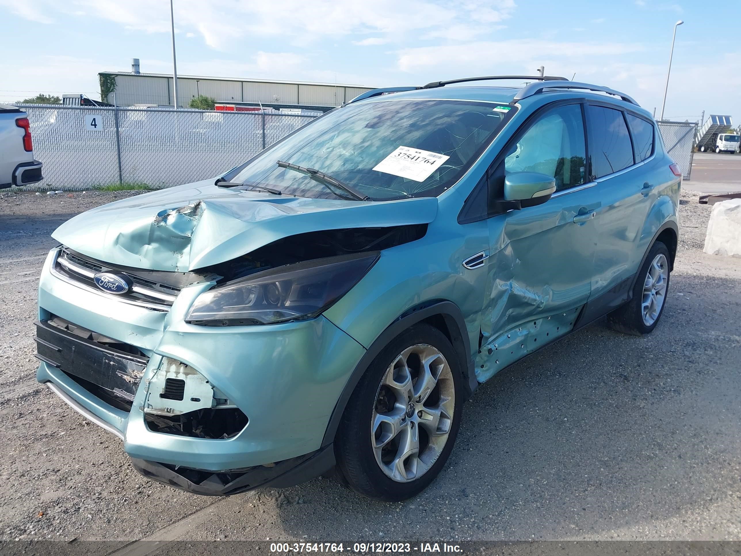 Photo 1 VIN: 1FMCU9J90DUD65064 - FORD ESCAPE 