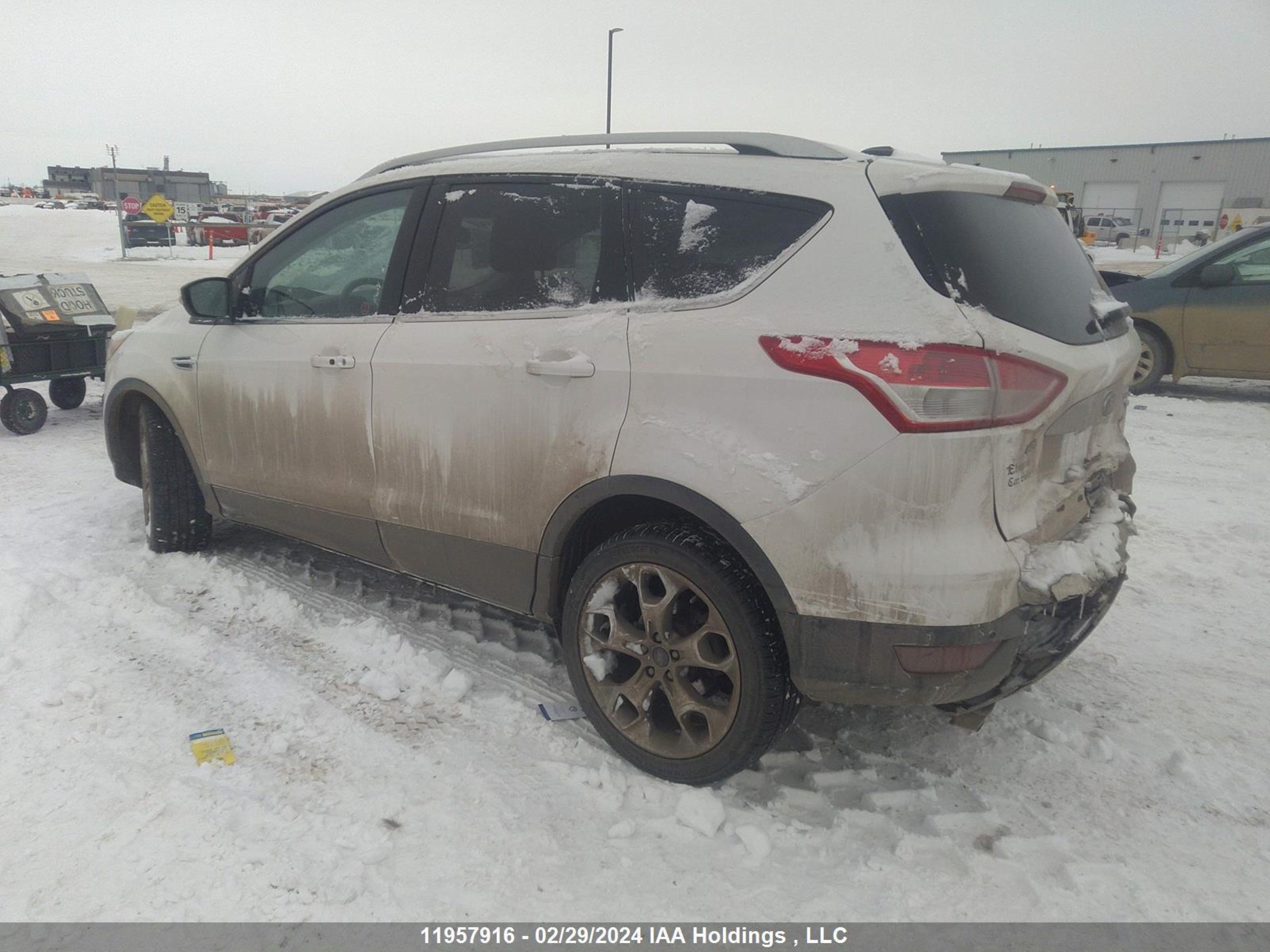 Photo 2 VIN: 1FMCU9J90EUA32817 - FORD ESCAPE 