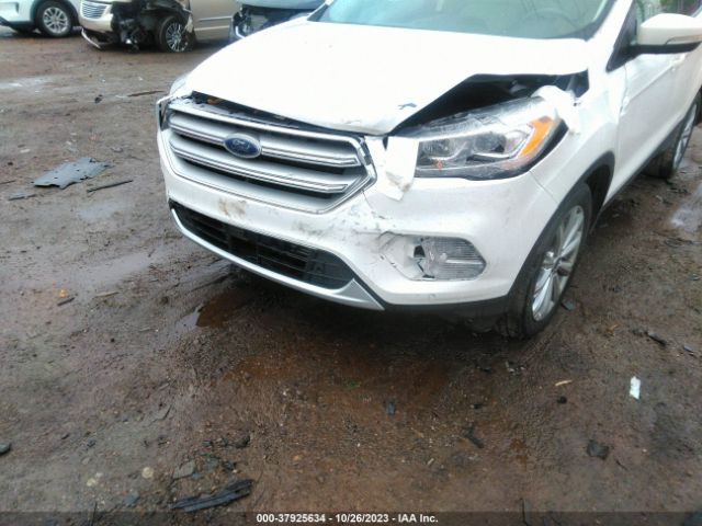 Photo 5 VIN: 1FMCU9J90JUA94793 - FORD ESCAPE 