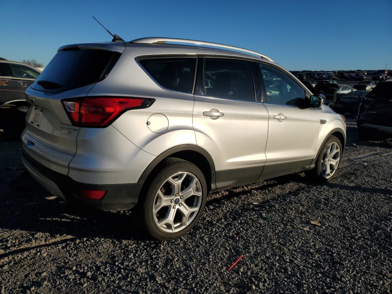 Photo 2 VIN: 1FMCU9J90KUA43389 - FORD ESCAPE 