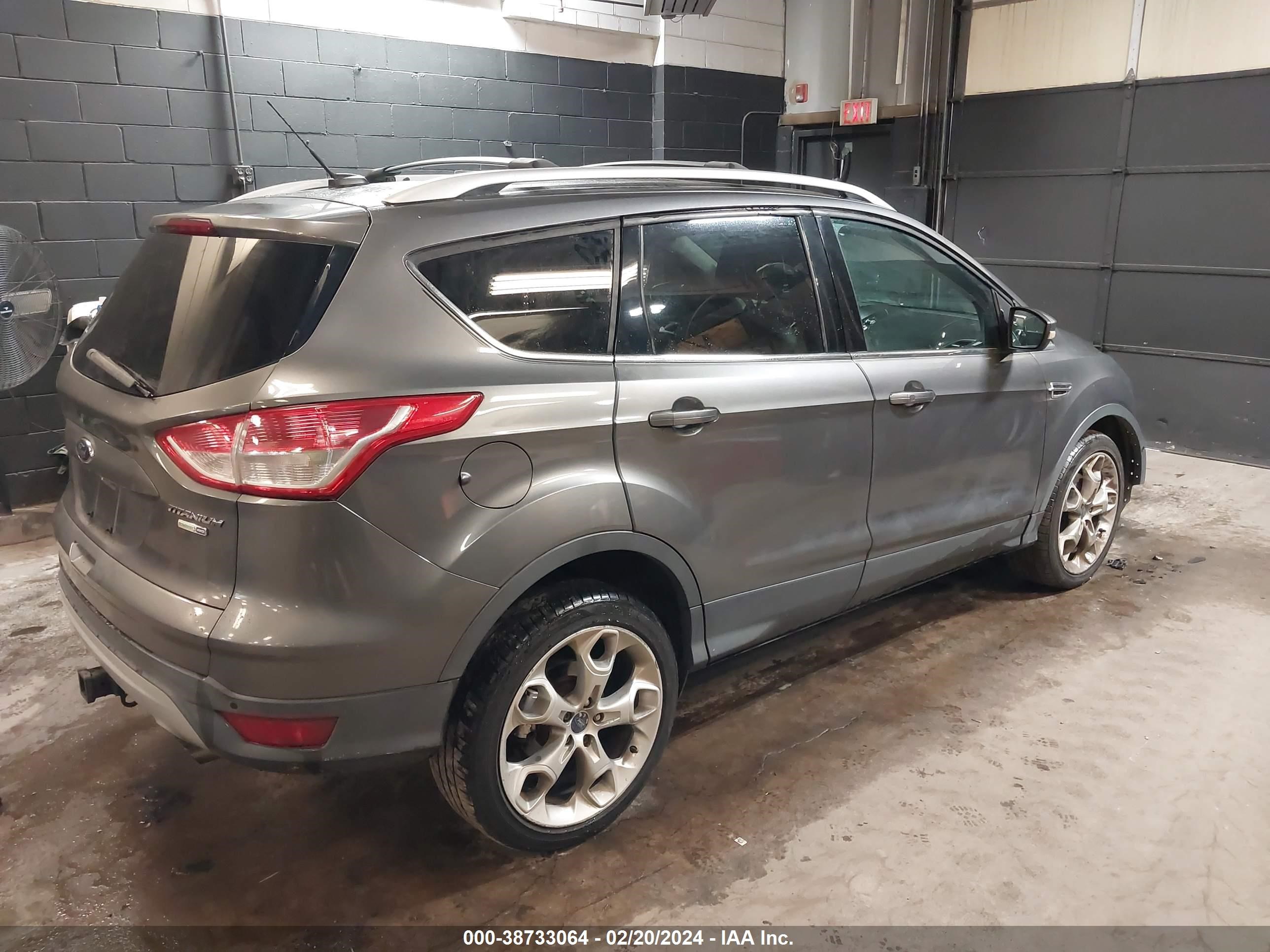 Photo 3 VIN: 1FMCU9J91DUD47592 - FORD ESCAPE 