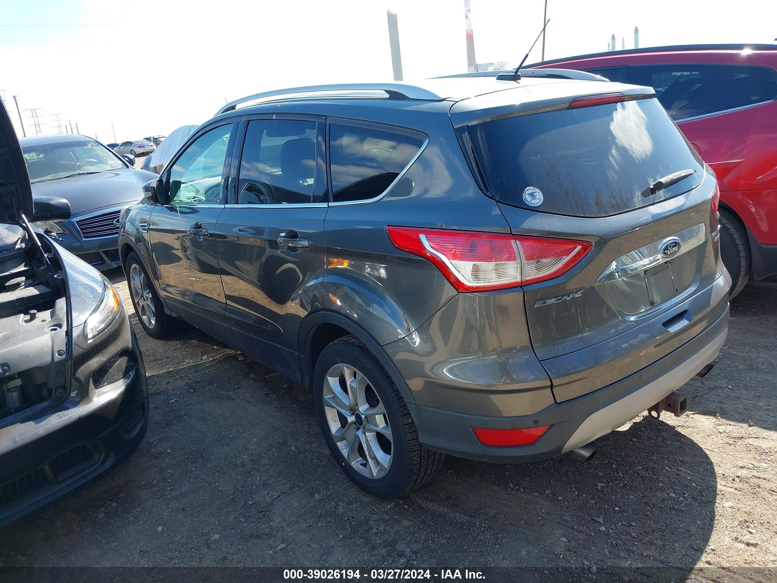 Photo 2 VIN: 1FMCU9J91FUC90328 - FORD ESCAPE 